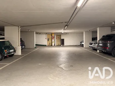 Parking à Paris (75003)