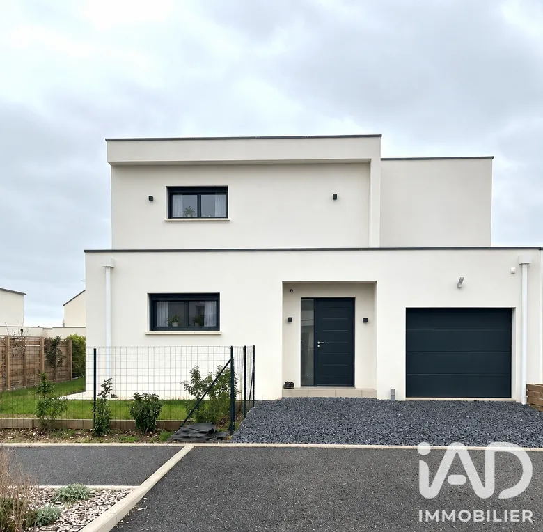 Maison 6 pièces 130 m² · à Verrières-en-Anjou · 130 m² · 434 000 €