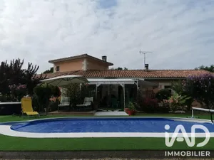 Maison de campagne à Bellebat (33760)