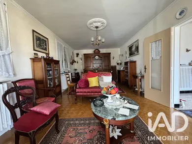 Maison traditionnelle à Maillot (89100)