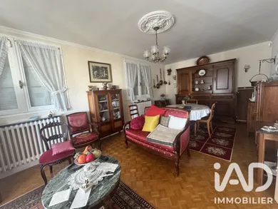 Maison traditionnelle à Maillot (89100)