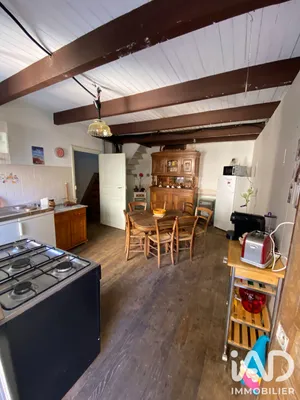 Maison de village à Laval-Roquecezière (12380)