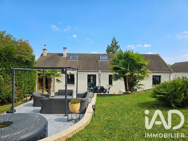 Maison 6 pièces 114 m² · à Mézières-en-Drouais · 114 m² · 320 000 €