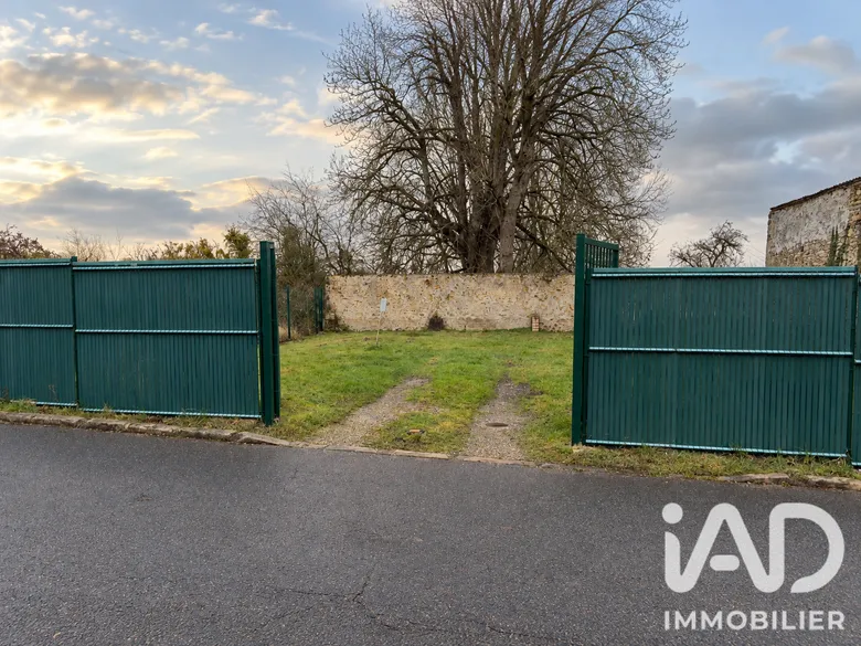 Terrain 298 m² · à Aincourt · 60 000 €