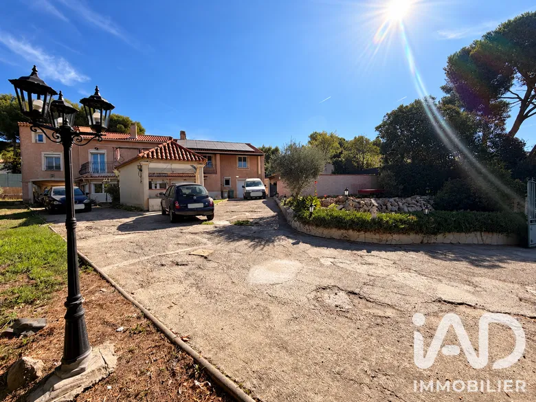 Maison 8 pièces 260 m² · à Vitrolles · 260 m² · 623 000 €