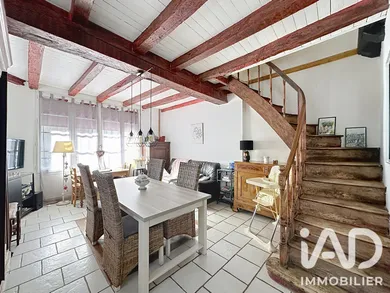 Townhouse in Thouars (79100)