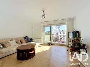 Apartment in Paris (75019)