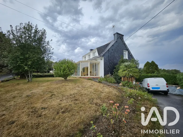 Maison 6 pièces 115 m² · à Maël-Carhaix · 115 m² · 135 000 €