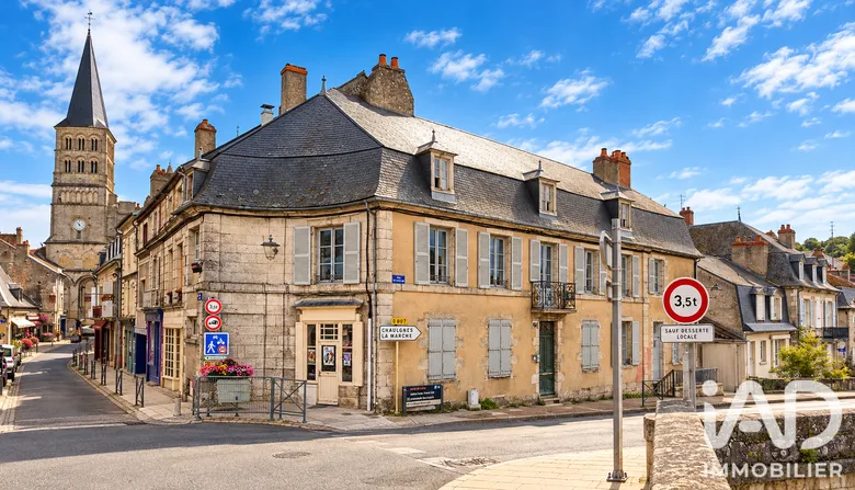 Immeuble 300 m² · à La Charité-sur-Loire · 300 m² · 314 900 €