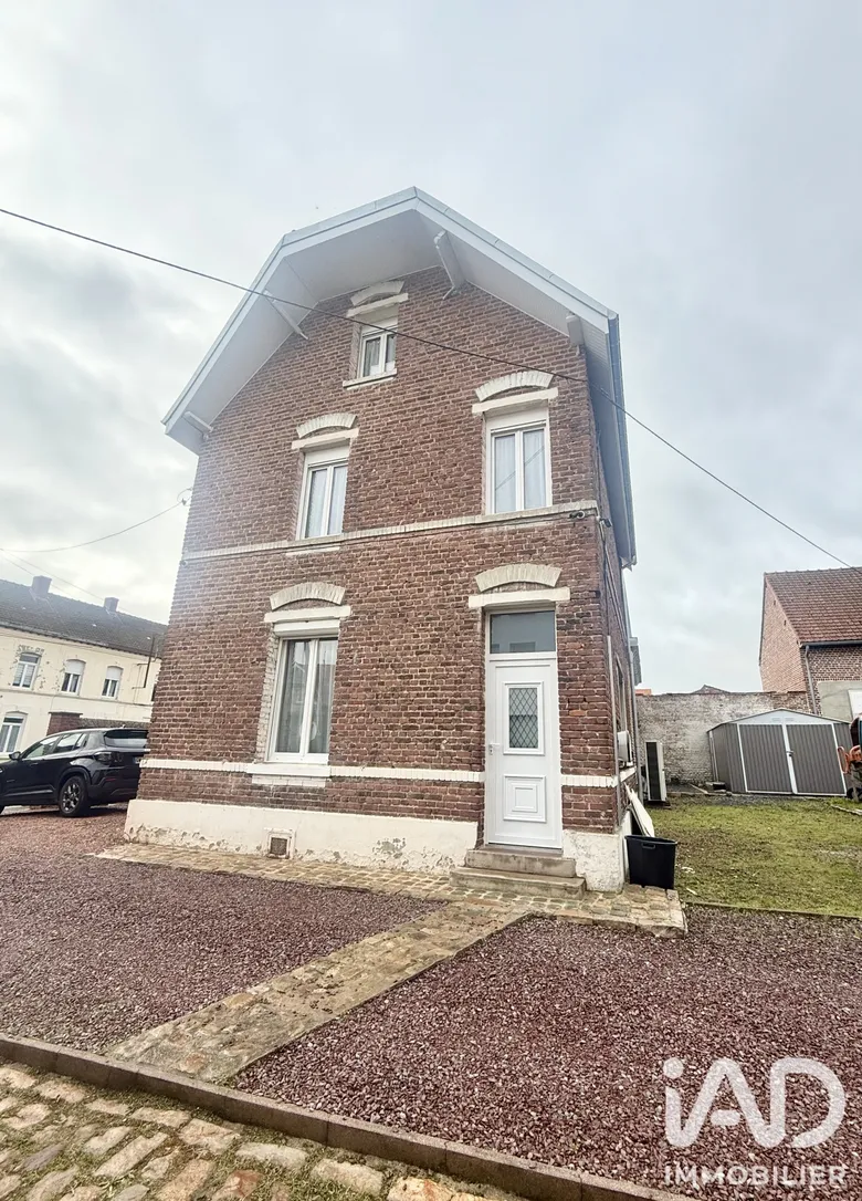 Maison 9 pièces 140 m² · à Bully-les-Mines · 140 m² · 279 900 €