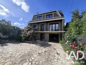 Maison traditionnelle à Montfermeil (93370)