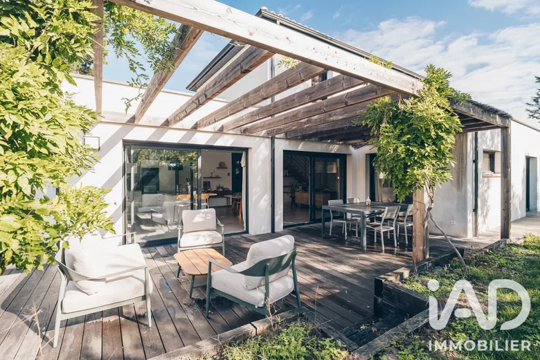 Maison 7 pièces 160 m² · à Rezé · 160 m² · 735 000 €