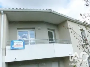 Apartment in Vayres (33870)
