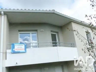 Appartement à Vayres (33870)