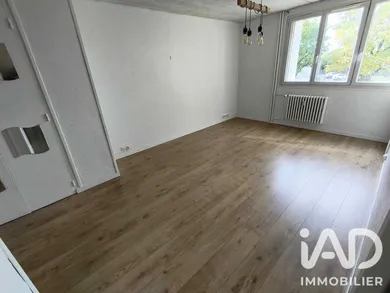 Apartment in Lucé (28110)