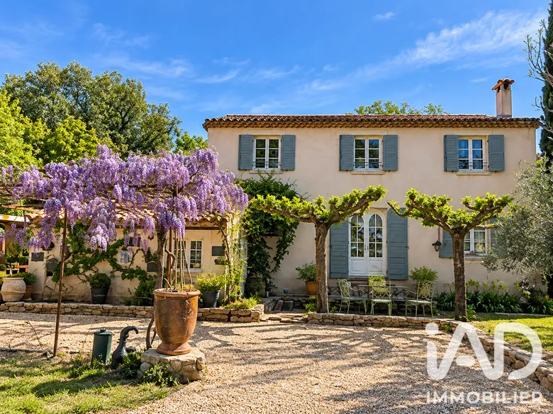 Maison 5 pièces 163 m² · à Solliès-Toucas · 163 m² · 695 000 €