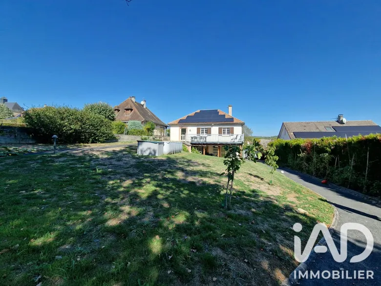 Maison 8 pièces 197 m² · à Hautefort · 197,4 m² · 320 000 €
