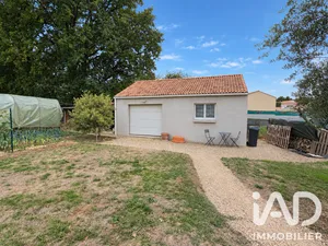 Traditional house in Poiroux (85440)