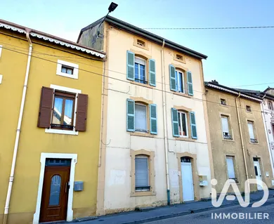 Immeuble à Longuyon (54260)