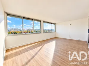Apartment in Courbevoie (92400)