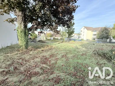 Terrain à bâtir à Bléré (37150)
