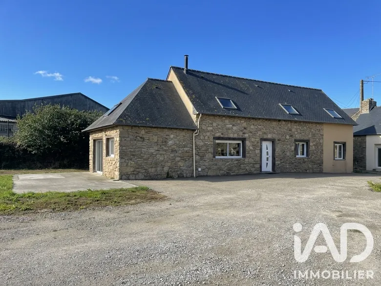 Maison 5 pièces 136 m² · à Bréhand · 136 m² · 236 503 €