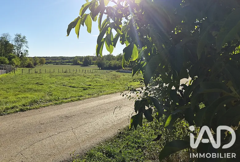 Terrain 1098 m² · à Montagney · 1 098 m² · 42 000 €