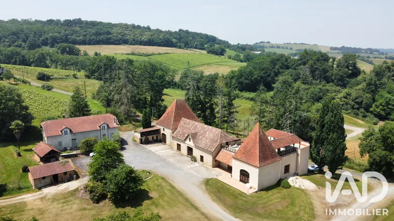 Maison 10 pièces 270 m² · à Aurions-Idernes · 270 m² · 414 000 €