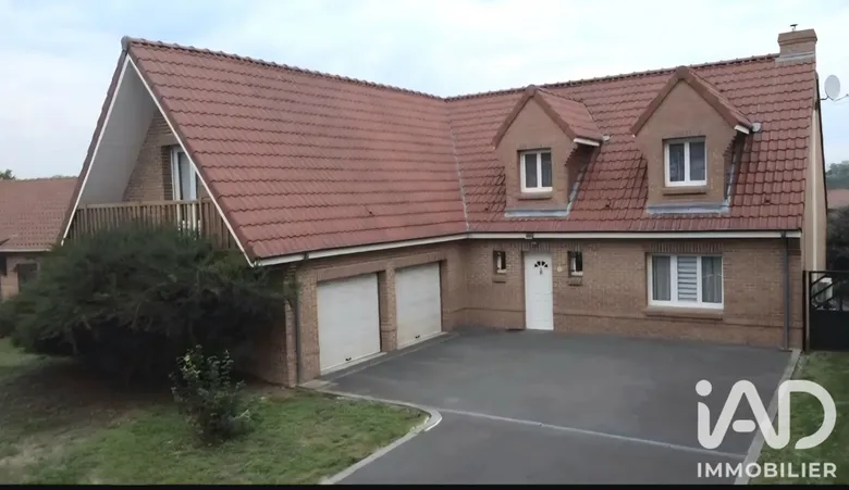 Maison 8 pièces 223 m² · à Bully-les-Mines · 223 m² · 390 000 €