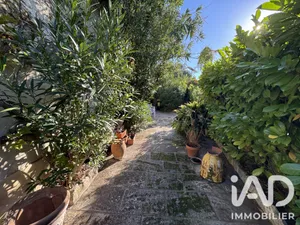 Townhouse in Fontvieille (13990)