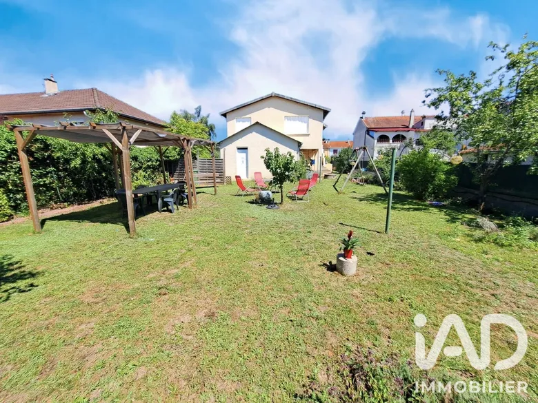 Maison 14 pièces 310 m² · à Mably · 310 m² · 288 000 €
