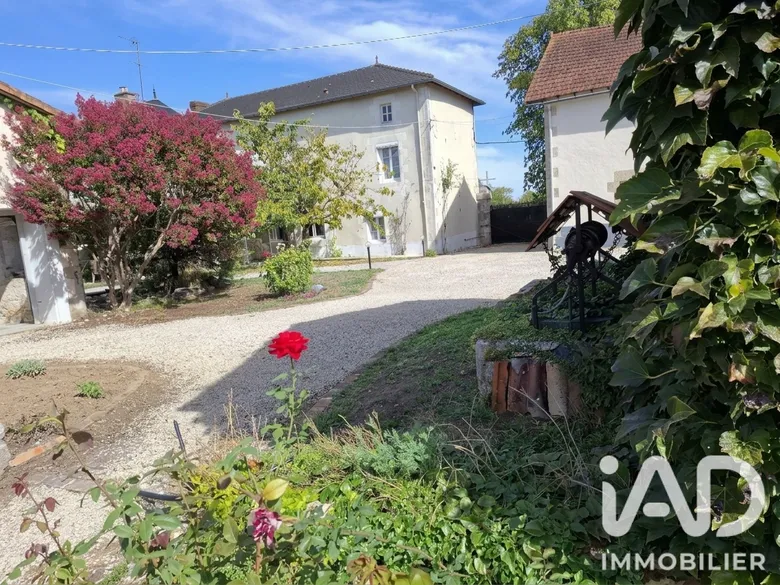 Maison 6 pièces 151 m² · à Gençay · 151 m² · 250 000 €