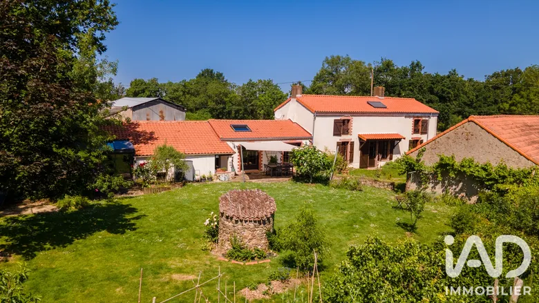 Maison 10 pièces 235 m² · à Saint-Mars-de-Coutais · 235 m² · 565 000 €
