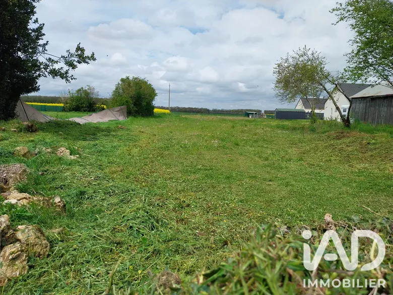 Terrain 2470 m² · au Gault-Saint-Denis · 64 000 €