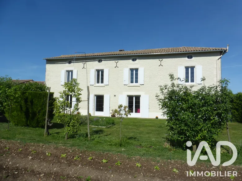 Maison 6 pièces 207 m² · à Cram-Chaban · 207 m² · 335 500 €