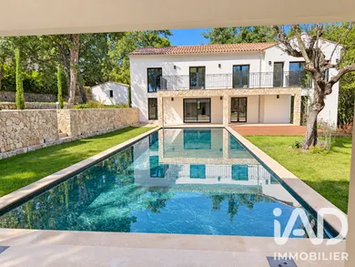 Maison à Châteauneuf-Grasse (06740)