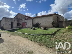Maison de village à Val-de-Comporté (86400)