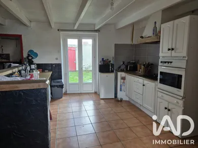 Maison de village à Val-de-Comporté (86400)