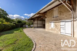 Building in Marolles-en-Hurepoix (91630)