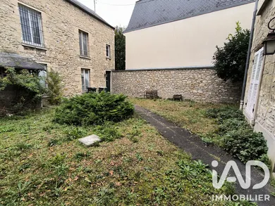Apartment in Senlis (60300)