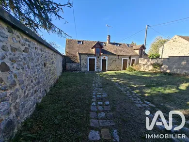 Maison de village à Montmachoux (77940)