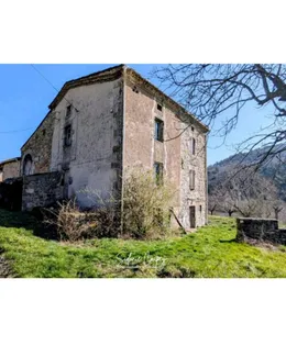 Maison de campagne à Champis (07440)