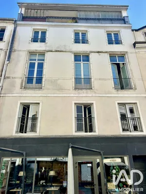 Building in Pau (64000)