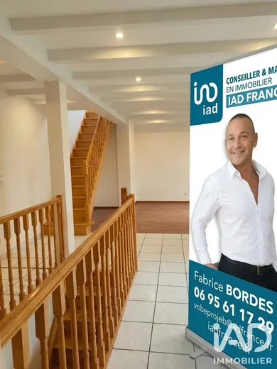 Townhouse in Chauffailles (71170)
