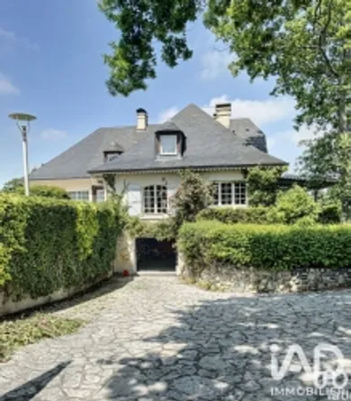 Maison d'architecte à Barbazan-Debat (65690)