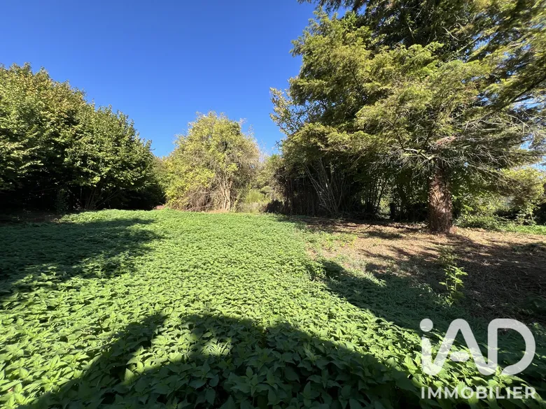 Terrain 1256 m² · à Magny-en-Vexin · 109 000 €