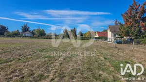 Terrain à bâtir à Noyers (45260)