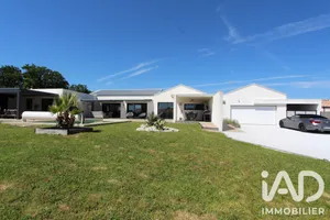 Architectural house in La Roche-sur-Yon (85000)
