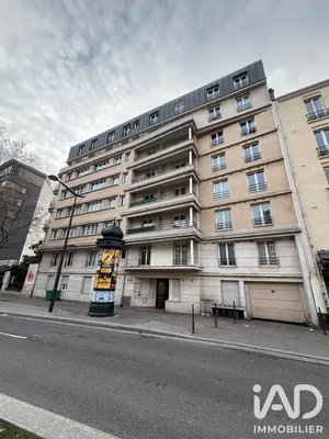 Apartment in Paris (75020)