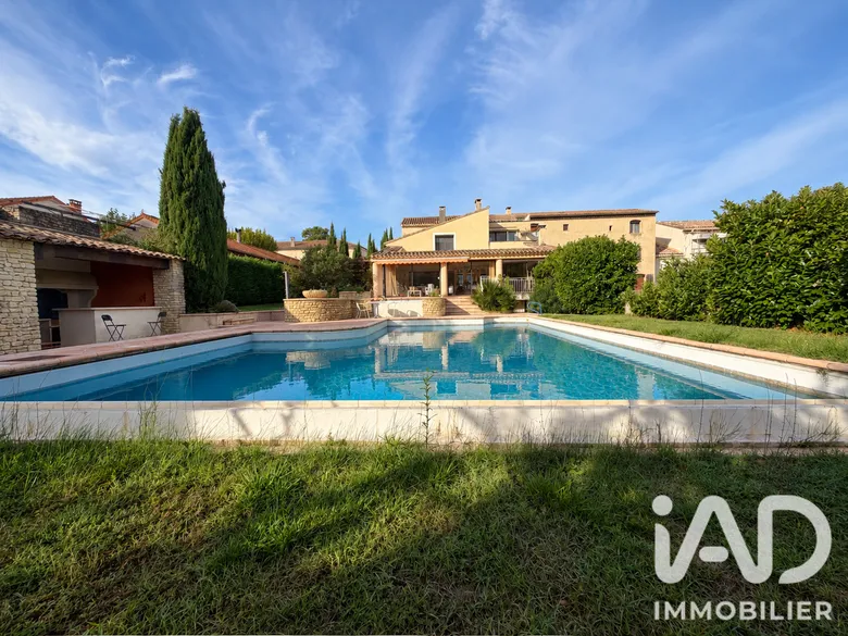 Maison 10 pièces 340 m² · à Sablet · 340 m² · 695 000 €